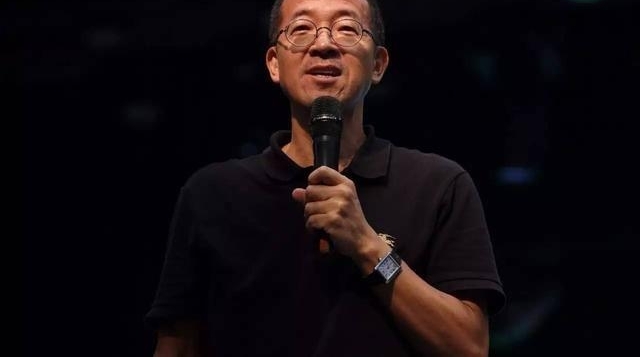 在北大教7年书只分到10平米的房子,他愤而离职创业,今身家160亿