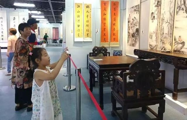 火爆的惠山区首届收藏品展落幕了,没看够?没看到?没关系,有下一次~