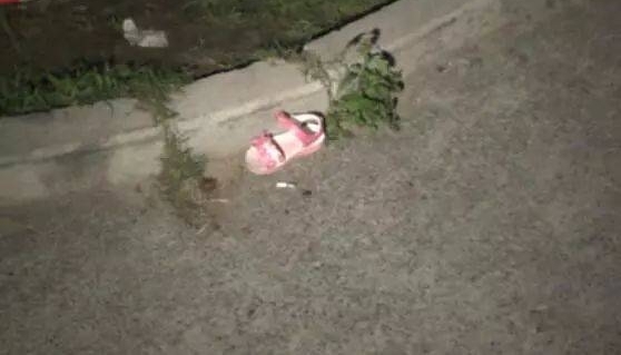���飡����4��Ůͯ��С���߲�׹��������Ӵ�Ů����ѧ;�е�֪ج�ģ�ʹ�ޱ���