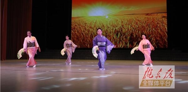 �й��������ձ���β�����Ļ�����ר���ݳ�����