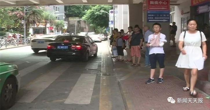 女子医院看病,却被人半路拉到一家诊所......