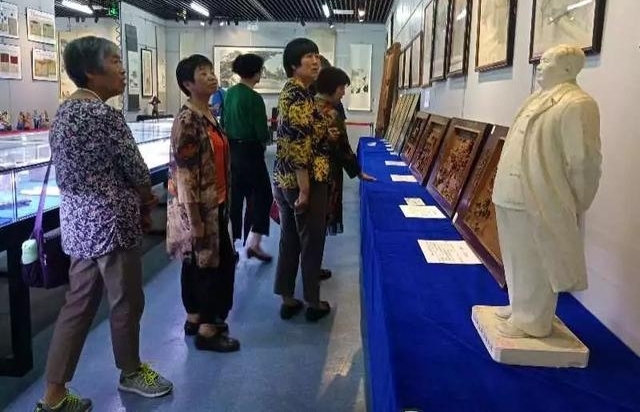 火爆的惠山区首届收藏品展落幕了,没看够?没看到?没关系,有下一次~
