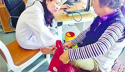 奉贤区社区卫生服务中心医生赵英:做家庭医生真的很幸福