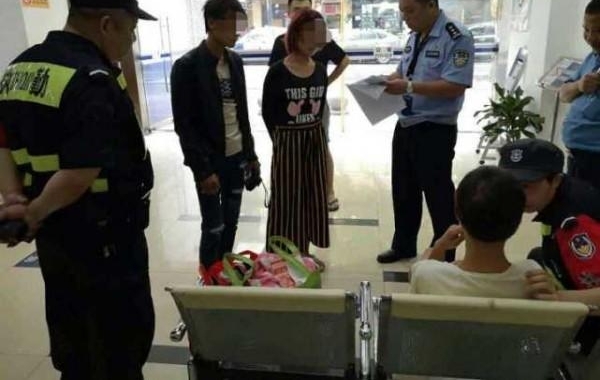 女子到杭州后迷路 民警辗转两天为她找到回家路