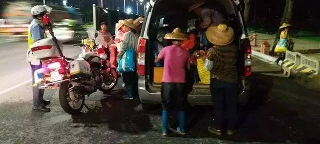 �麣���Ӳ���Σ�գ���ҹ�����񱼣���ֻΪ��17��������Ů�ӣ�