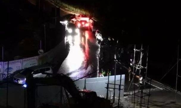 ���磡3�׶��ˮ���޻�������Ƶ�������ڸ���Ů�ﳵ�鹵��������