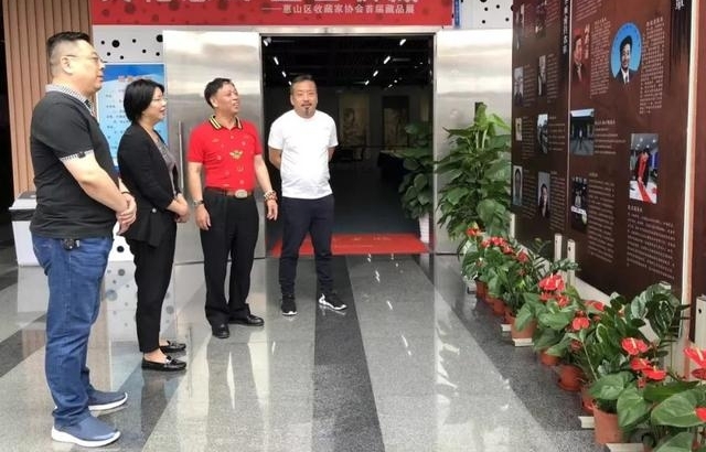 火爆的惠山区首届收藏品展落幕了,没看够?没看到?没关系,有下一次~