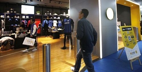 英媒:中国正引领无人智能设备革命 城市机器人或将崛起