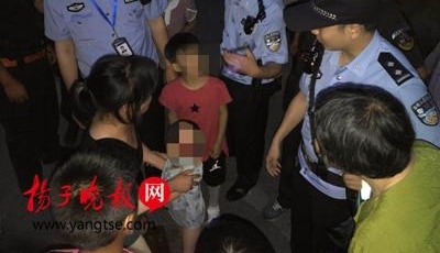 ���꺢ͯ����ҳ��ߡ���С�����棬����Я�ְﺢ���һؼ���