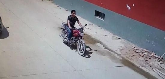 ���������ӵ������ֳ� һ�˻��ﳵײ��һλ��̫̫