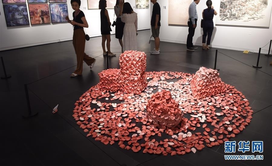 �廪��ѧ����ѧԺ�ٰ�2018�챾������ҵ��Ʒչ