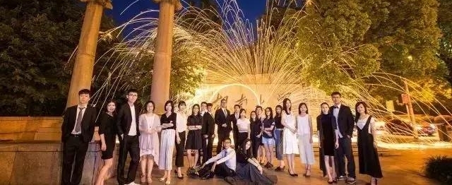 ѧѧ�Ⲩ���޵ĺ��ϸ�У��ҵ�գ������˾�û�еڶ��α�ҵ��