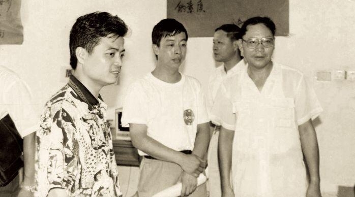 40年40人 | 他是温州商人,不炒房不售假,从擦鞋匠奋斗成电器大王