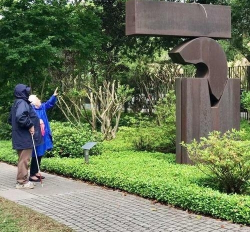 23张「背后故事让大家都哭到烧声」的照片