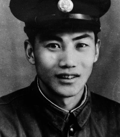 官同生:勇斗持枪歹徒壮烈牺牲