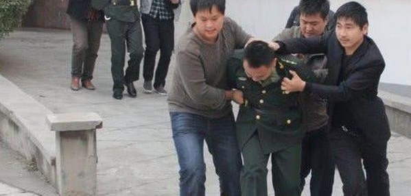 冒充军人就算了,还敢组建“军队”,解放军一窝直接端掉