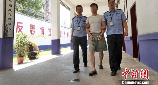 致两死一伤嫌犯武汉落网 冒用表弟身份潜逃11年之久