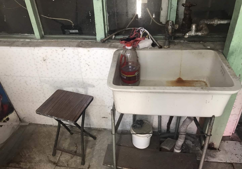 ����6ƽ�׵ķ����ĳ�250����ۣ��н���ú���