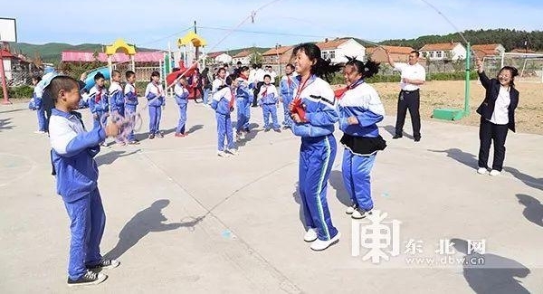 ���¾���������ʦ �������ж�֮�ġ���ǰ��ѧУ����ũ�����