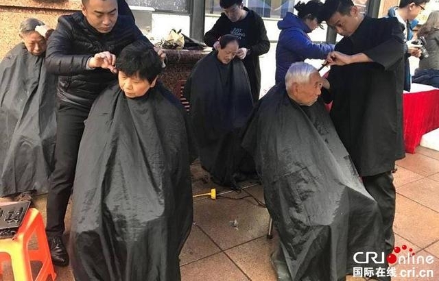 「中国梦大国工匠篇」“80后”美发师董一达:二十载打磨技艺 用“美”回报社会