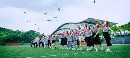 ѧѧ�Ⲩ���޵ĺ��ϸ�У��ҵ�գ������˾�û�еڶ��α�ҵ��