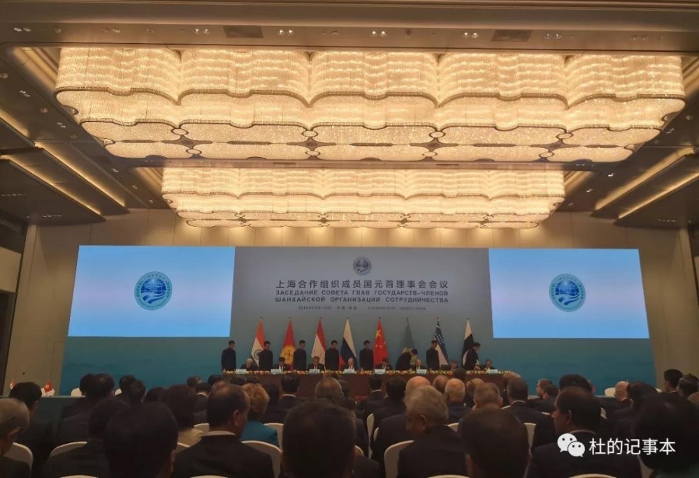 12个故事,告诉你一个不一样的峰会