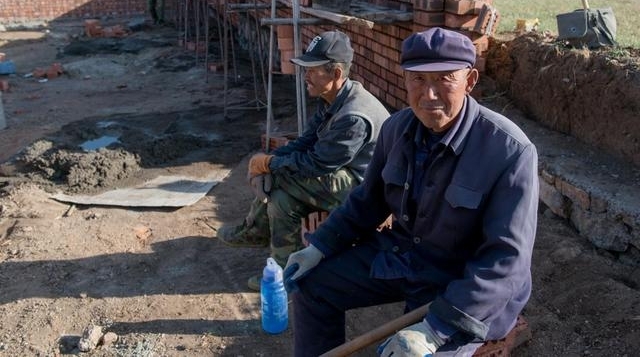 过了六十岁再去打工,千万不要签订《劳动合同》