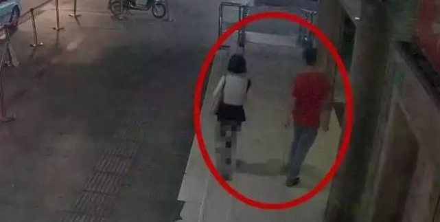美女陪人看电影还主动送上2万8红包 真相大跌眼镜