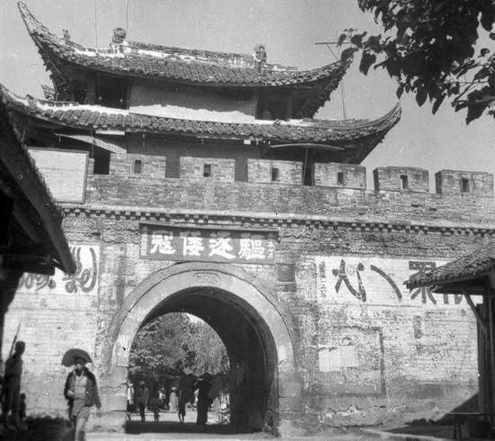 周六去成博看梁思成拍的古建筑
