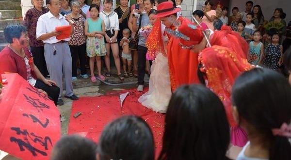 ����֮�ϣ�����˫��̥�ֵܣ�ͬ�컨��ӭȢ���û�