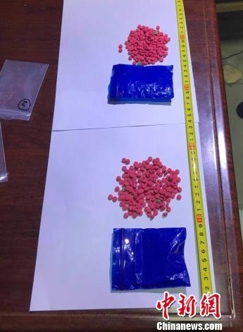 缉毒女警与男毒犯商场相撞 嗅出异香查获麻果2000多颗