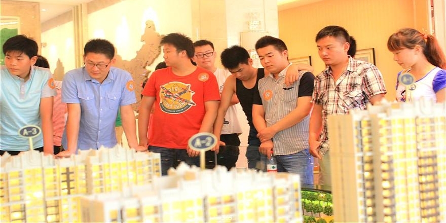 都说城市好,都往城市跑,城市人笑说:你能跑过房价吗