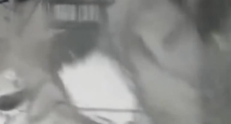 ��Ϊ���ֶ����°��ҷ�������Ƿ��Ǯ����Ҫ���𣿴���������