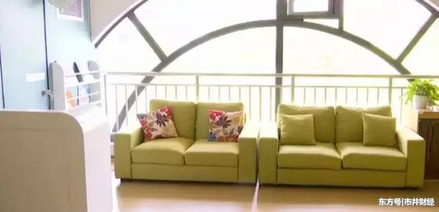 ����Ů�����׶�԰���Ƶ����ڷ�8�룬���7�룬�ҳ�����30��
