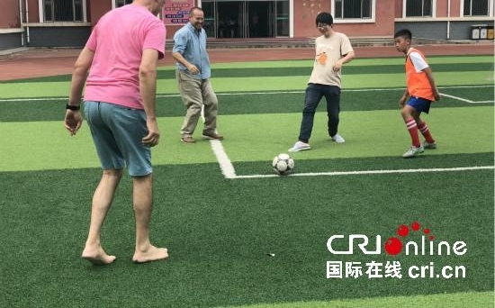 乌克兰大V谈哈尔滨初等教育:“少年强则国强”