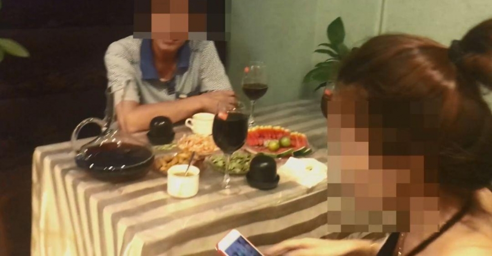 南宁小伙餐厅约见“女网友”,一顿吃了上万元,警察来了小伙懵了……