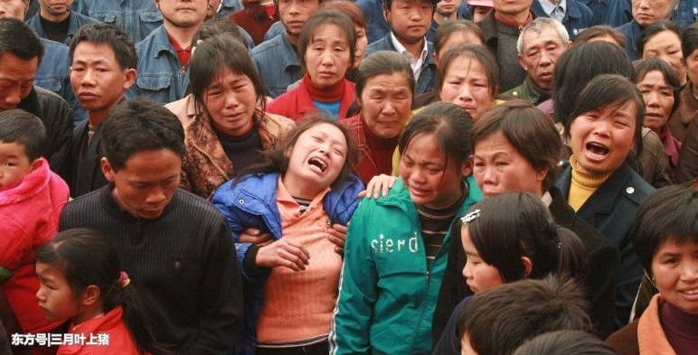 除冰英雄59米高铁塔坠落牺牲,儿子免费入学妻子获高工资工作