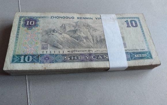 С���ղ���һ����Ǯ�ң������Ϻ���������Χ�ۣ����ѣ���Ҫ������