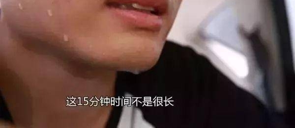 又有孩子在车内被闷死,死前满脸抓痕!