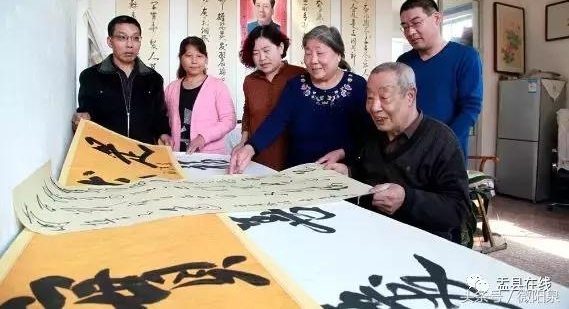 盂县秀水镇姜村书画装裱师姜守业:为书画做“嫁衣”