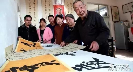 盂县秀水镇姜村书画装裱师姜守业:为书画做“嫁衣”