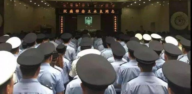 лл������У���ǧȺ��ΪӢ�۸�������