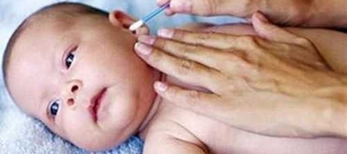 Ӥ��ϲ�����Լ���ͷ����ĸ�о����Ծ���ҽ���Ļ�����ĸ��ͷʹ��
