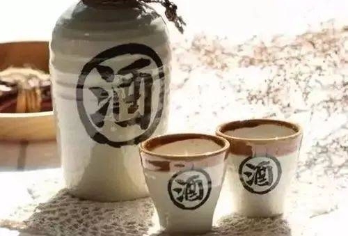 �������͸���һ��˵�߾��ߵ��ε�