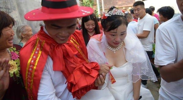 ����֮�ϣ�����˫��̥�ֵܣ�ͬ�컨��ӭȢ���û�