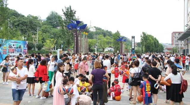 ���������캢���׷�������籭�ڼ���һ�����ȵ��ٶ�������