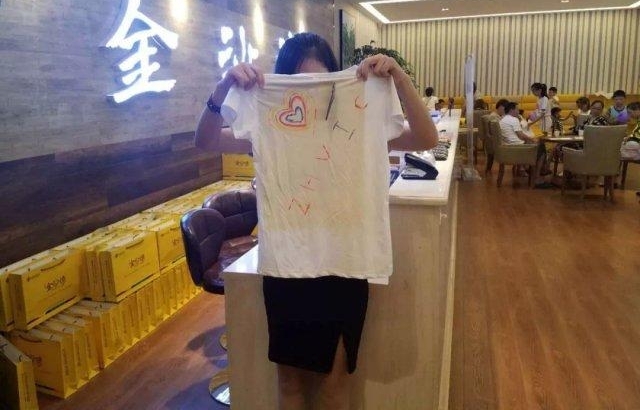 “爱在初夏 , 手绘幸福”创意手绘 T 恤 DIY 落幕