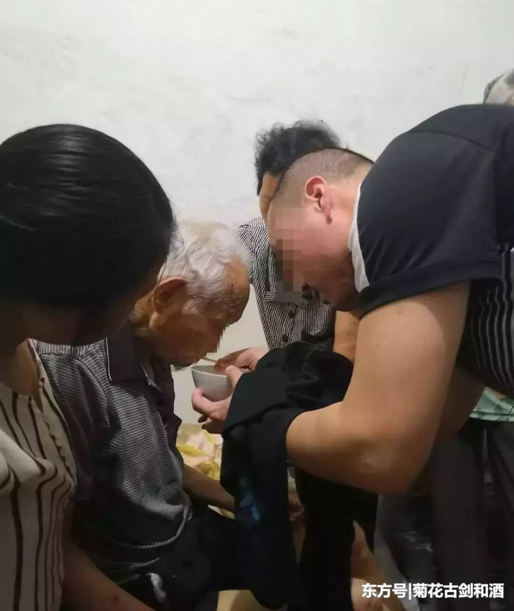 95岁老人临终前想见服刑孙子,看守所收信后这样做!