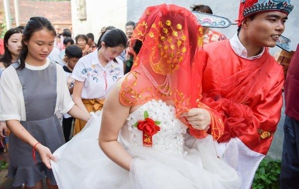 ����֮�ϣ�����˫��̥�ֵܣ�ͬ�컨��ӭȢ���û�