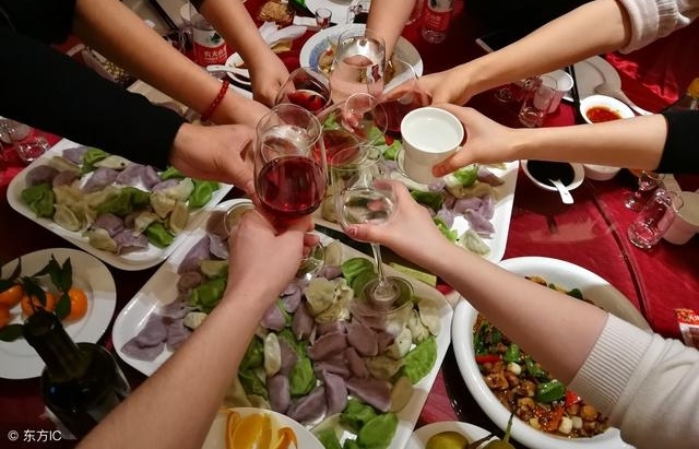 �Ҳμ�ͬѧ�ۻᣬ����ס��ҽԺ��ҽ����ҽҩ��1000, ˭�ǲ��˼���
